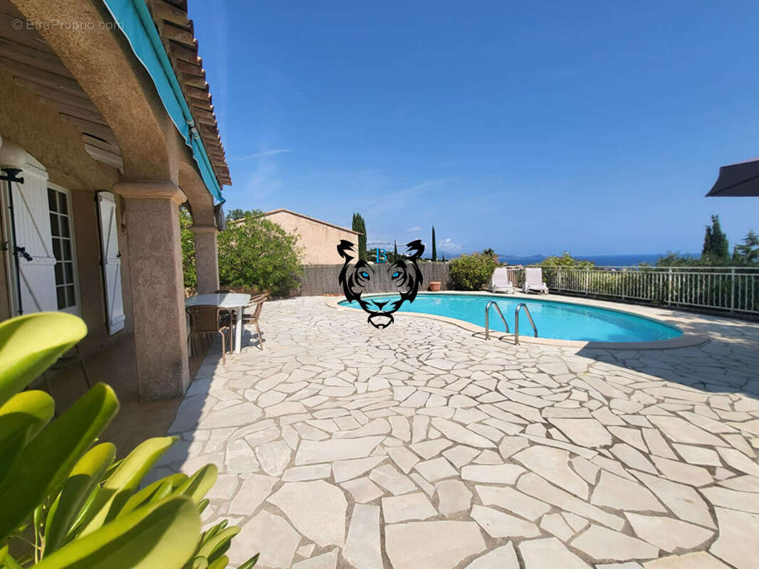 Maison à LES ISSAMBRES