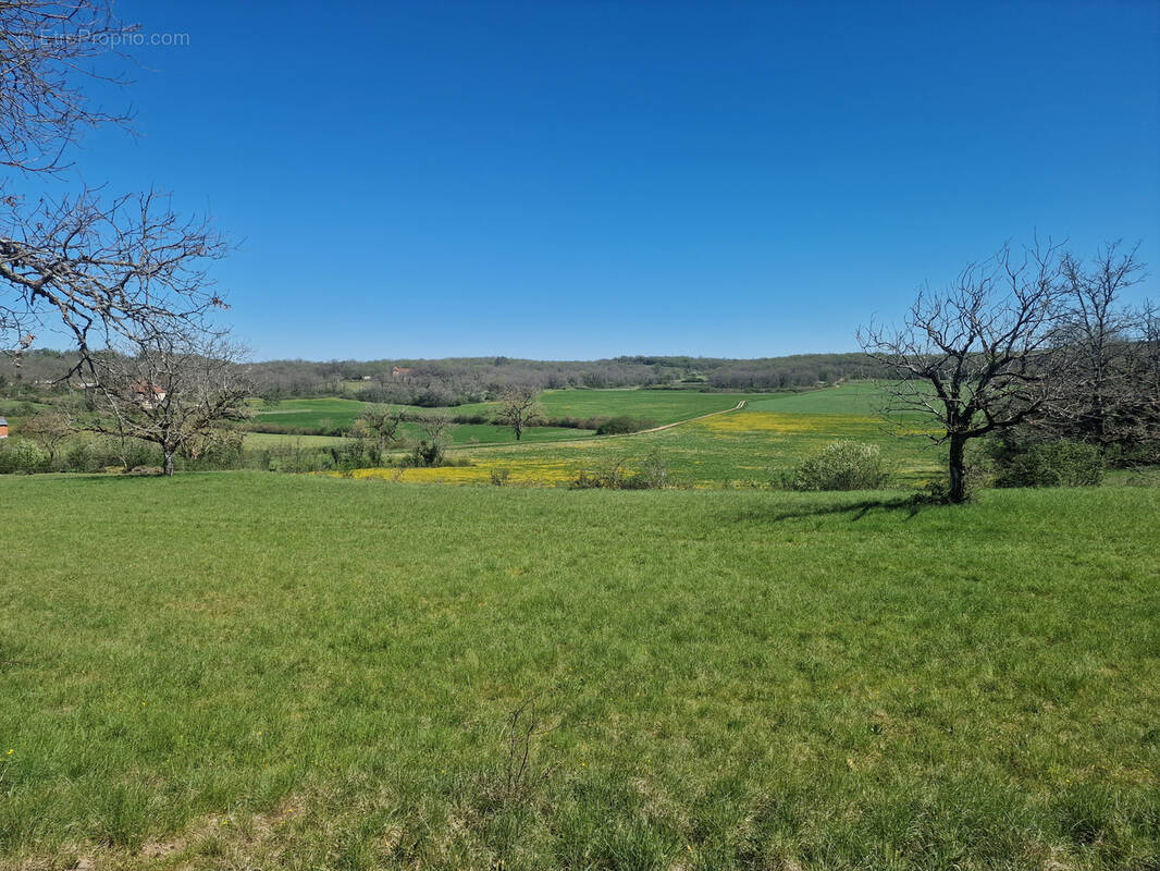 Terrain à NADAILLAC