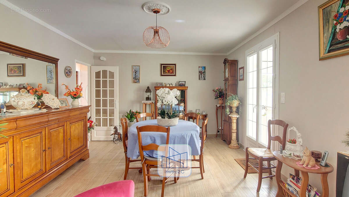 Maison à SAINTE-LUCE-SUR-LOIRE