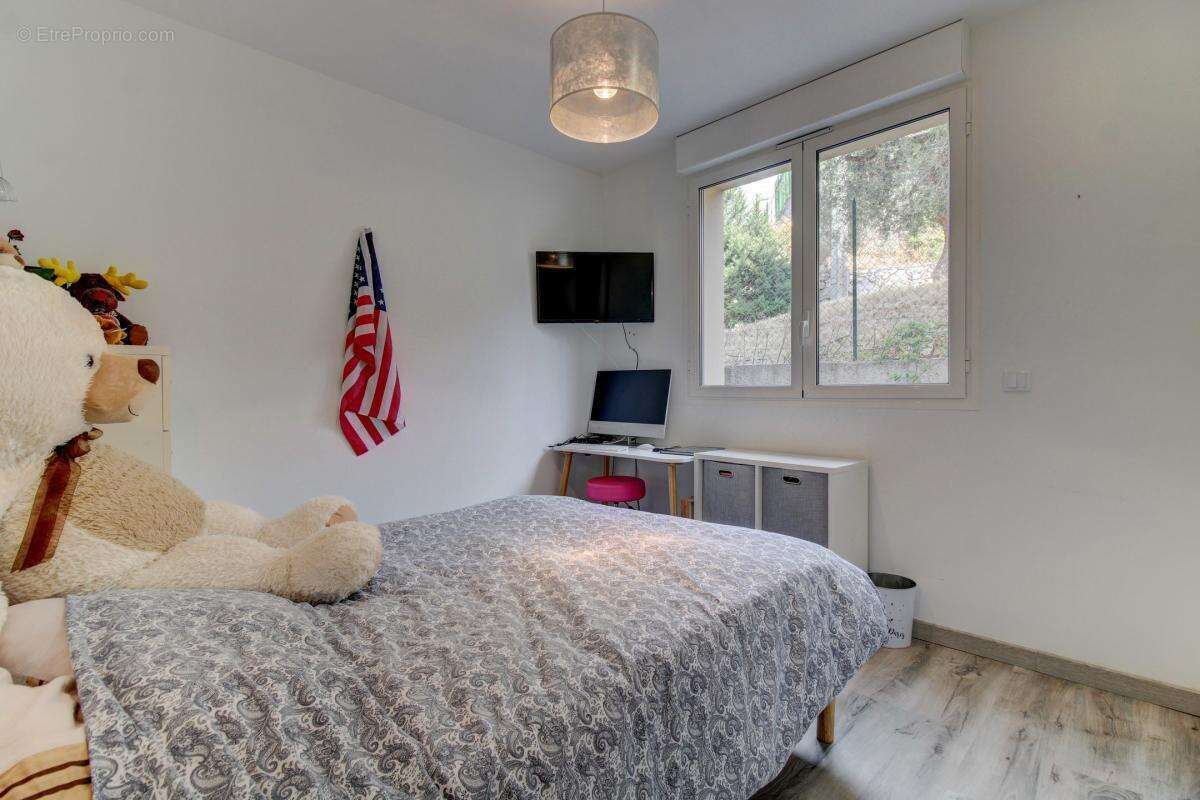 Appartement à SAINT-MARTIN-DU-VAR