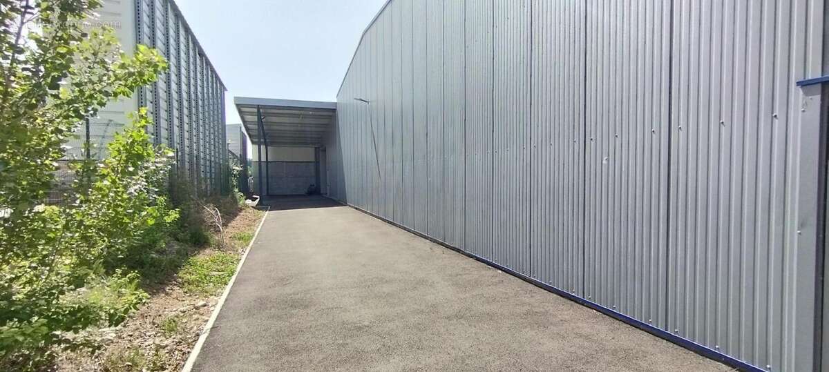 Commerce 810 m² à Saint-Donat-Sur-L'herbasse  - photo 7