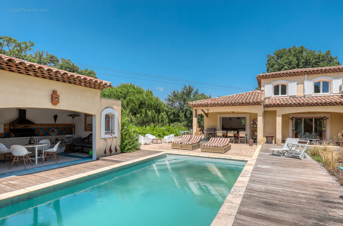 Maison à BORMES-LES-MIMOSAS