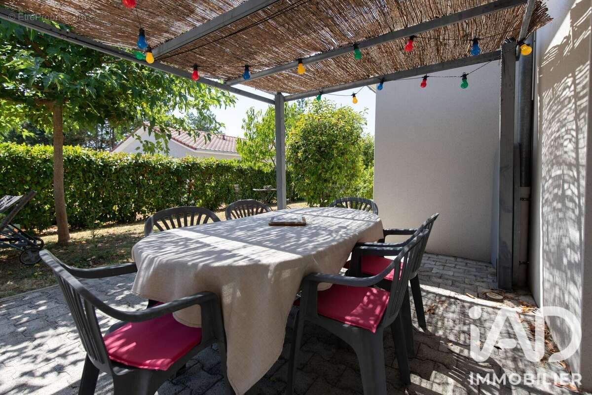 Maison 113 m² à Blyes  - photo 6
