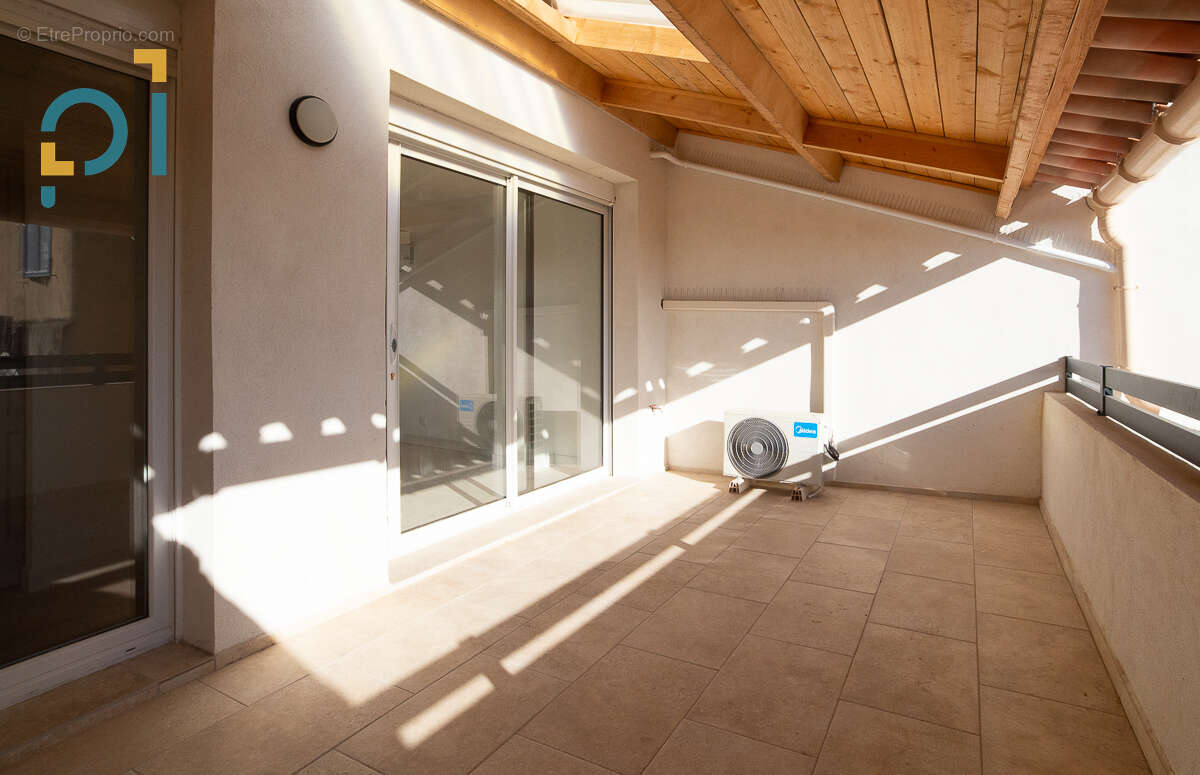 Appartement à LAMBESC