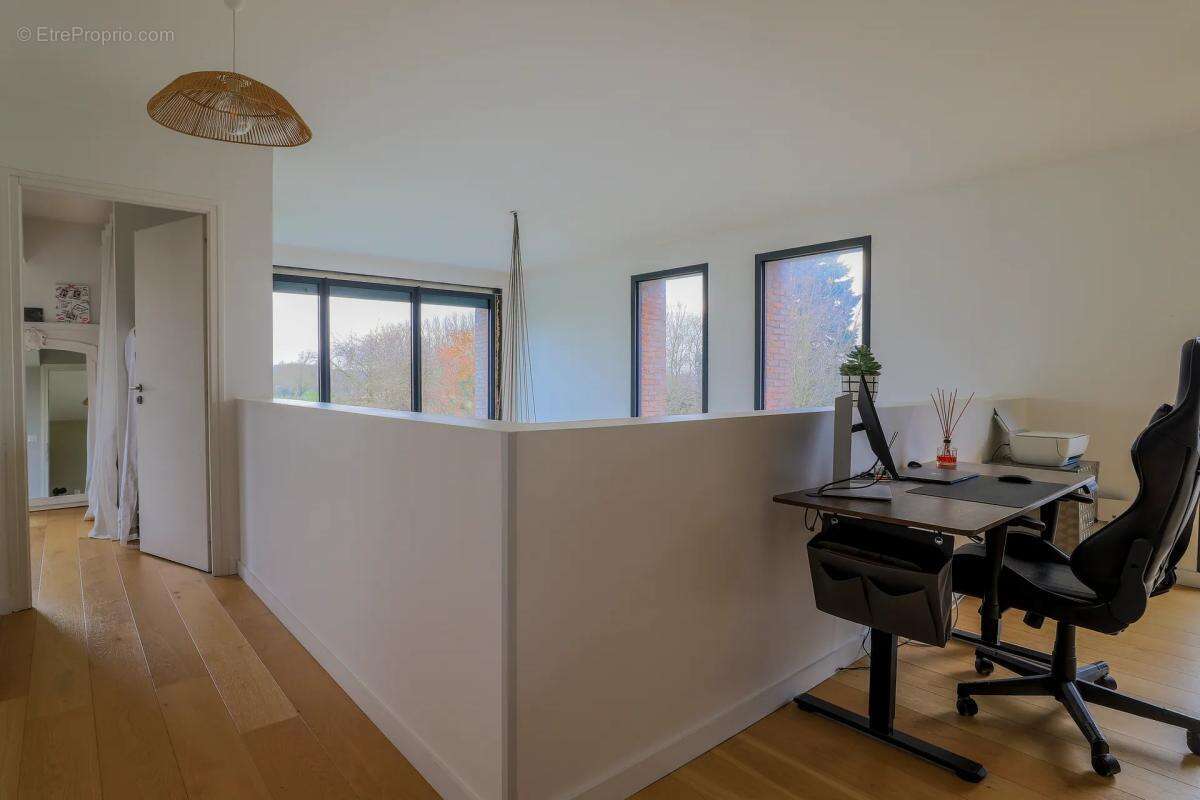 Maison à BOURGHELLES