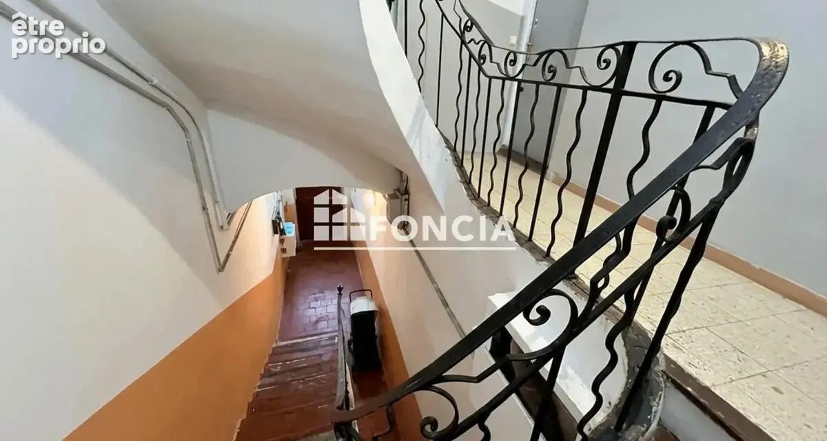 Marseille 1er (Quartier Belsunce) - Lot de 3 appartements (T3, T3, T2 avec terrasses) – Possibilité d'achat de l'immeuble entier - photo 2