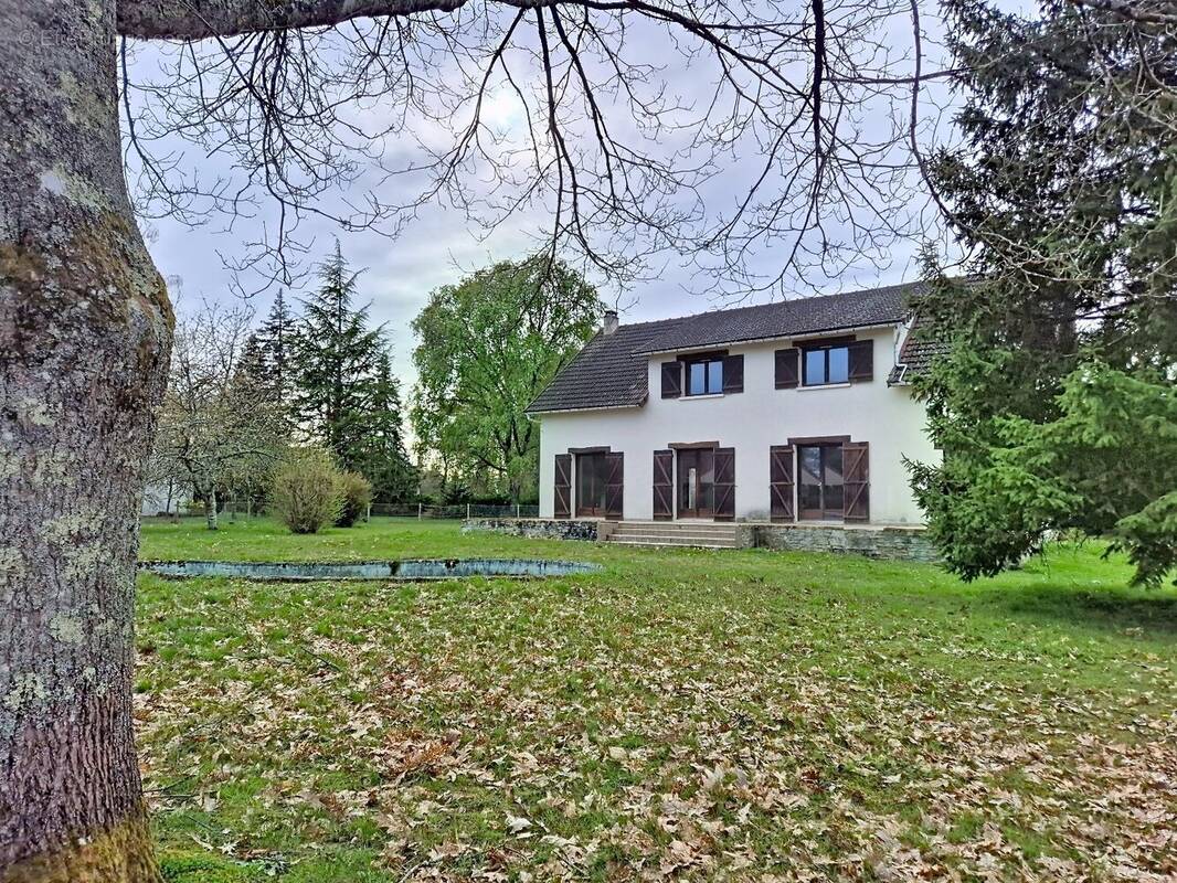 Maison à NOGENT-SUR-VERNISSON