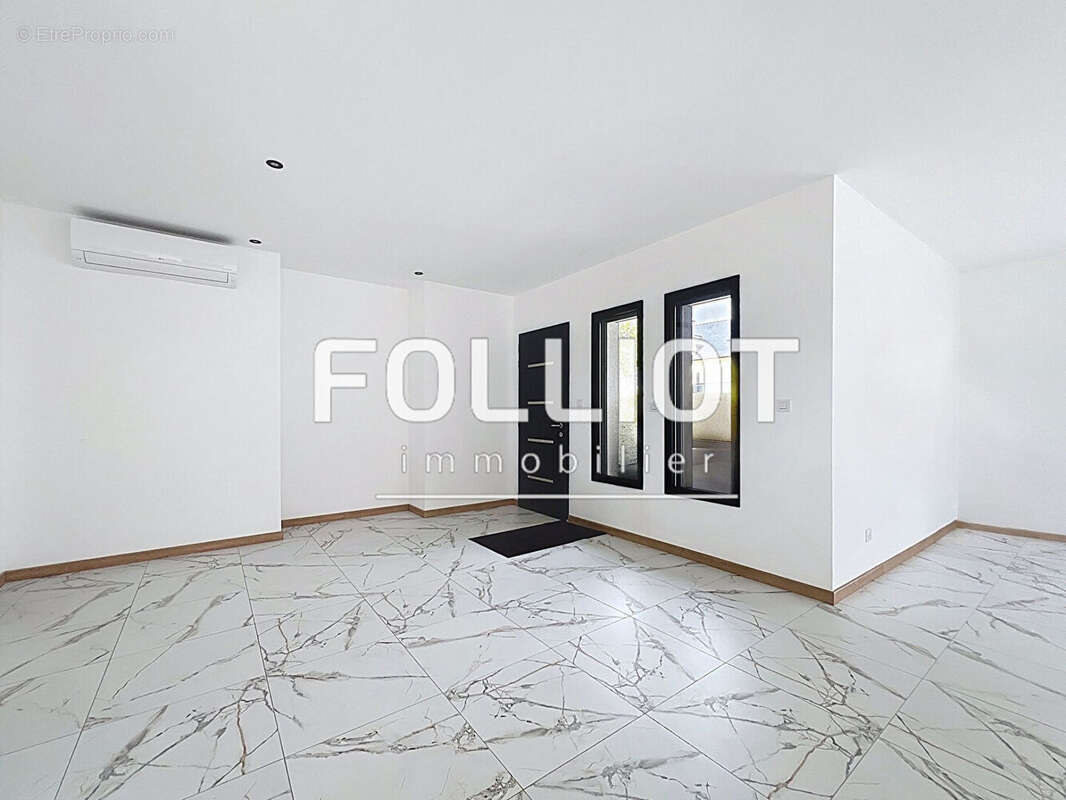 Maison à LA CHAPELLE-JANSON