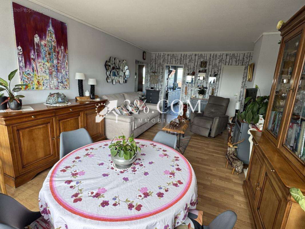 Appartement t3 avec garage, cave et balcon   hypercentre de - photo 2