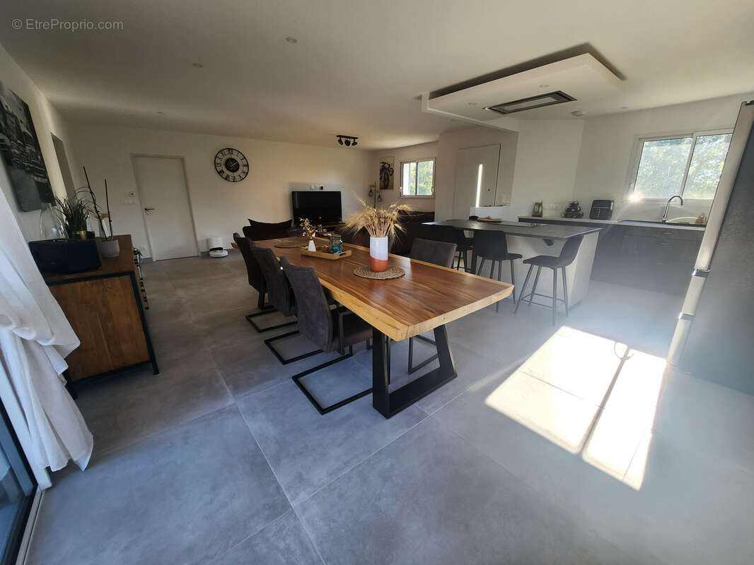 Maison à SAINTE-GEMME-LA-PLAINE