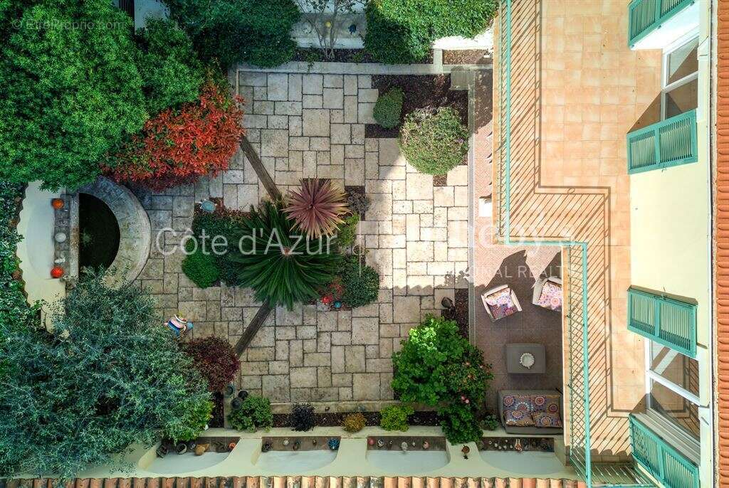 Maison de charme à vendre à Cannes Palm Beach – Patio, vue mer et adresse d’exception - photo 16