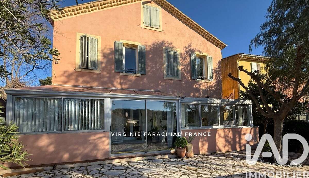 Photo 2 - Appartement à LE CASTELLET