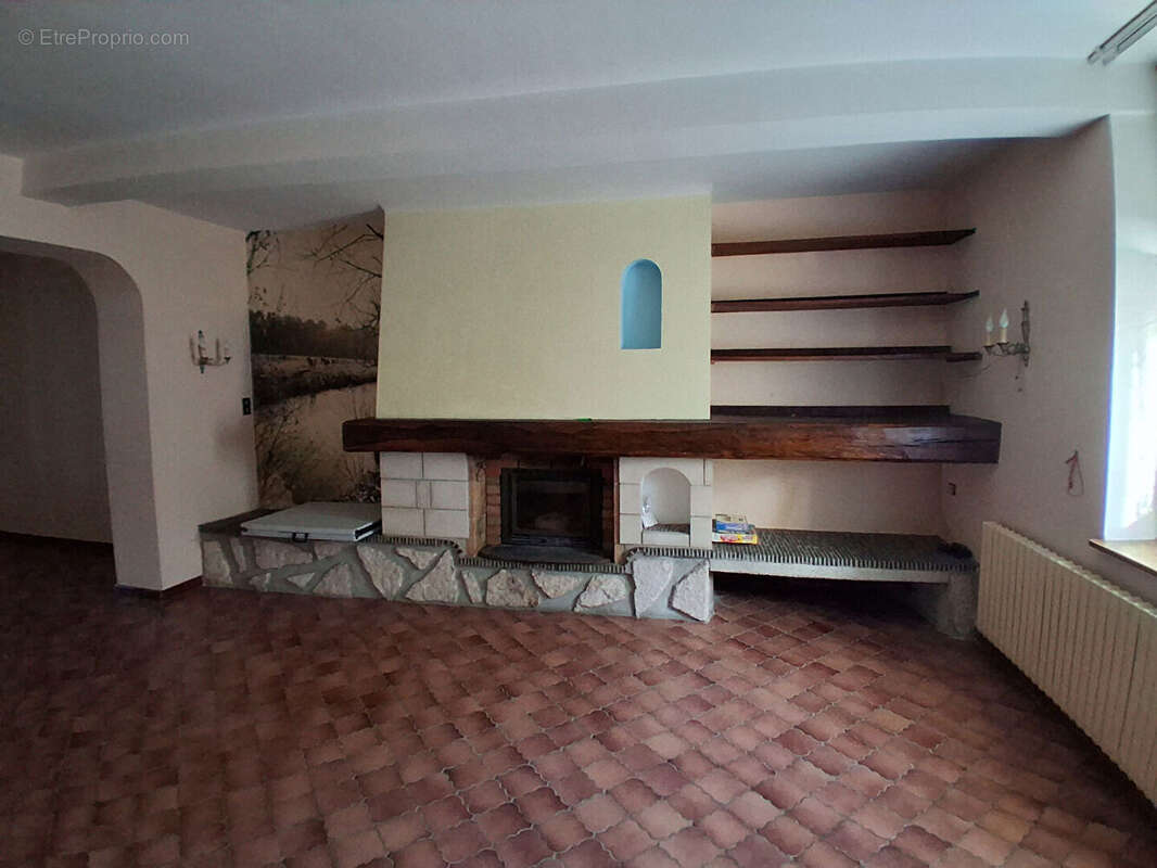 Maison à ETREAUPONT