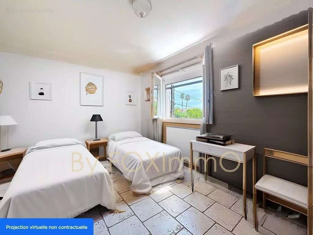 Antibes – Villa apercu mer, beaucoup charme avec potentiel,calme absolu, proche des commodités, jardin plat piscine. - photo 13