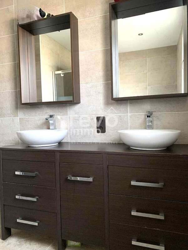 Maison à SAINT-LAURENT-SUR-SEVRE