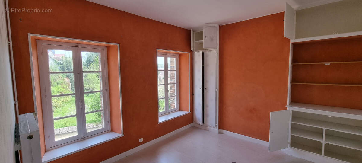 Maison à THORIGNY-SUR-OREUSE