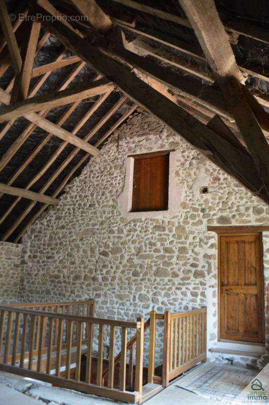 Maison à CHARBONNAT