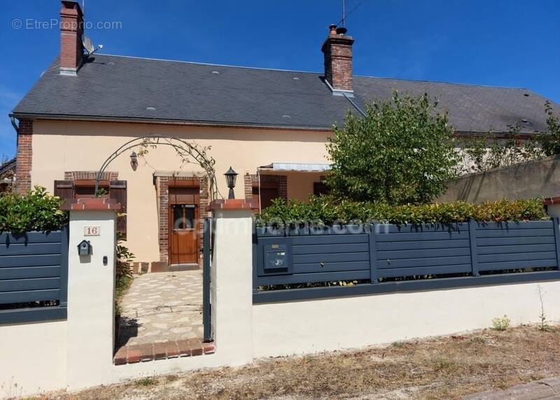 Maison à RONCHERES