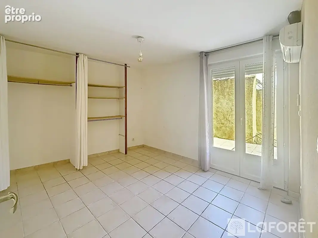 PIOLENC - Beau duplex de 90m², avec cour intimiste, solarium et garage! - photo 5