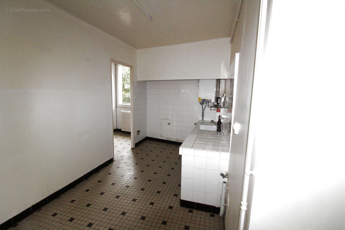 Centre Limoux - Maison T4 avec double garage et cour - photo 3