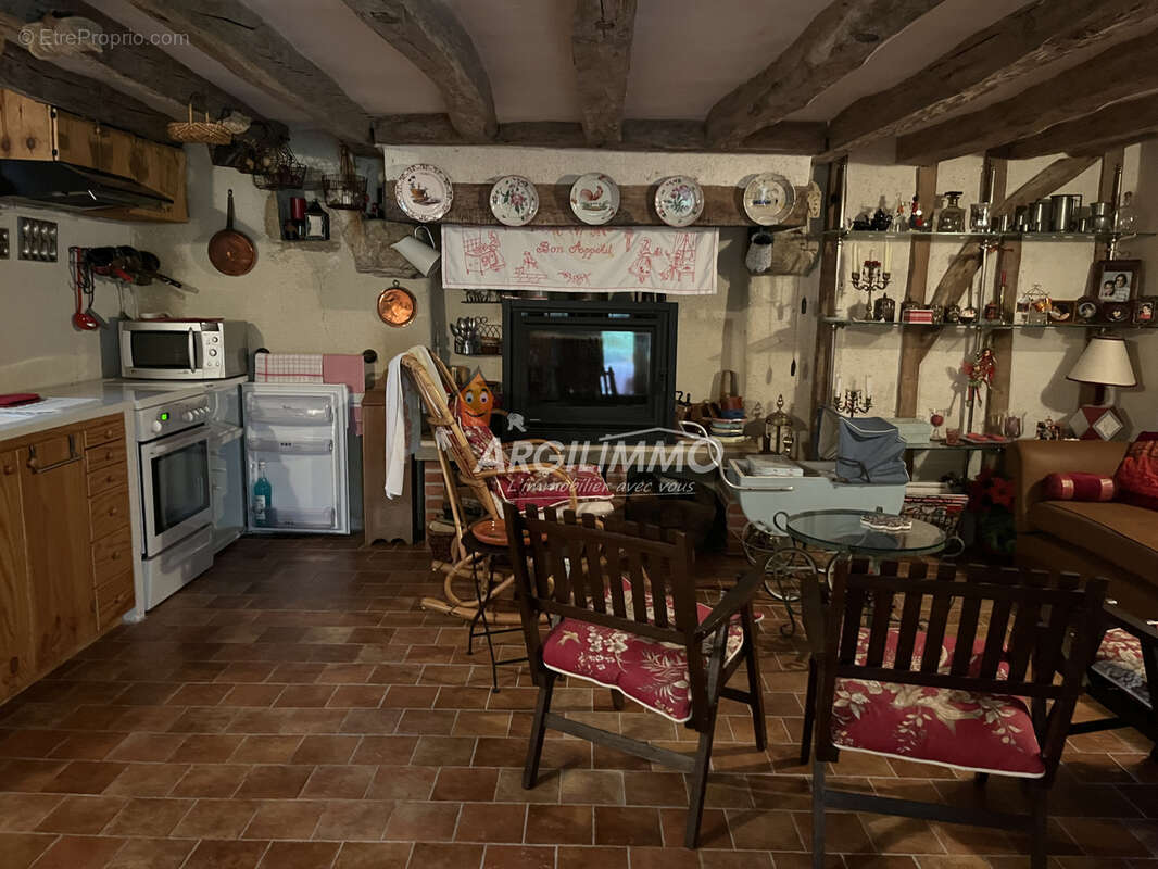 Maison à LE BREIL-SUR-MERIZE