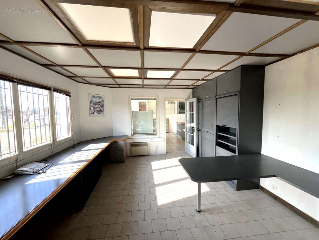 Commerce à CHAVEYRIAT