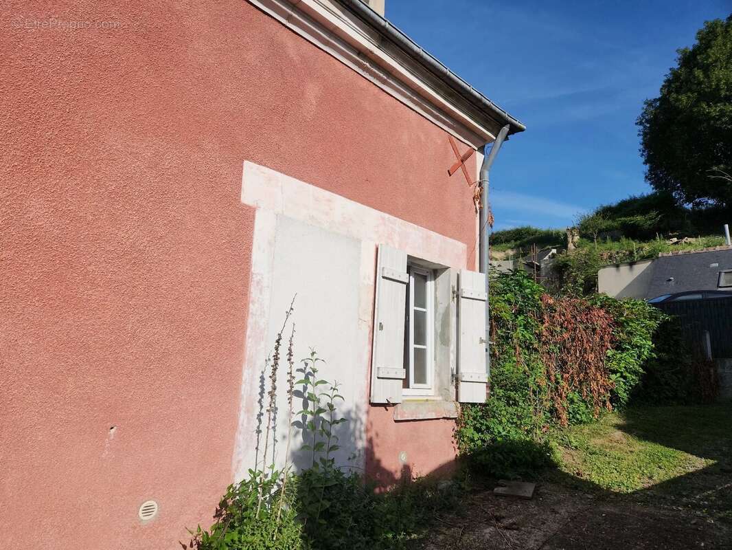 Maison à VILLAINES-LES-ROCHERS