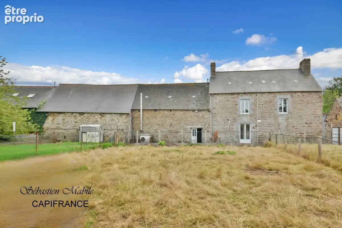 Ancien corps de ferme en pierre à vendre avec plusieurs bâtiments à Pleine-Fougères (35) en Bretagne en Baie du Mont Saint Miche - photo 3