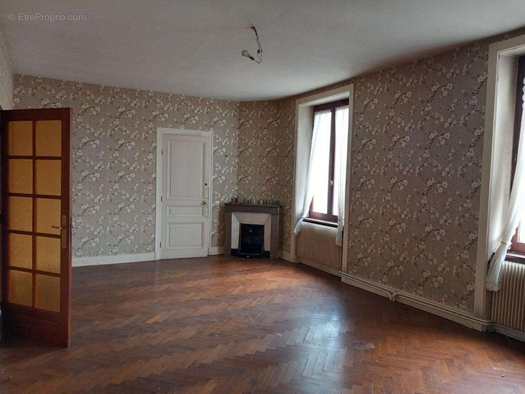 Appartement à DUNIERES