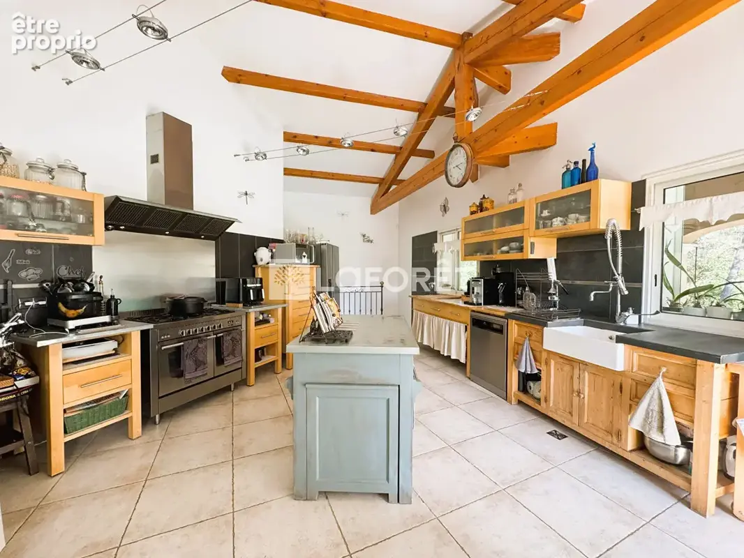 Villa Saint Zacharie 157 m²  6 chambres - photo 5