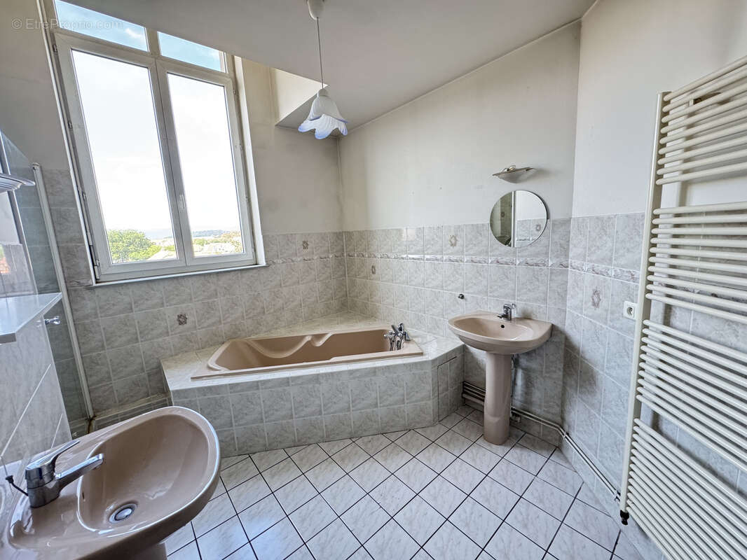 EXCLUSIF BELFORT Quartier St Joseph - T4 avec ascenseur et garage - photo 4