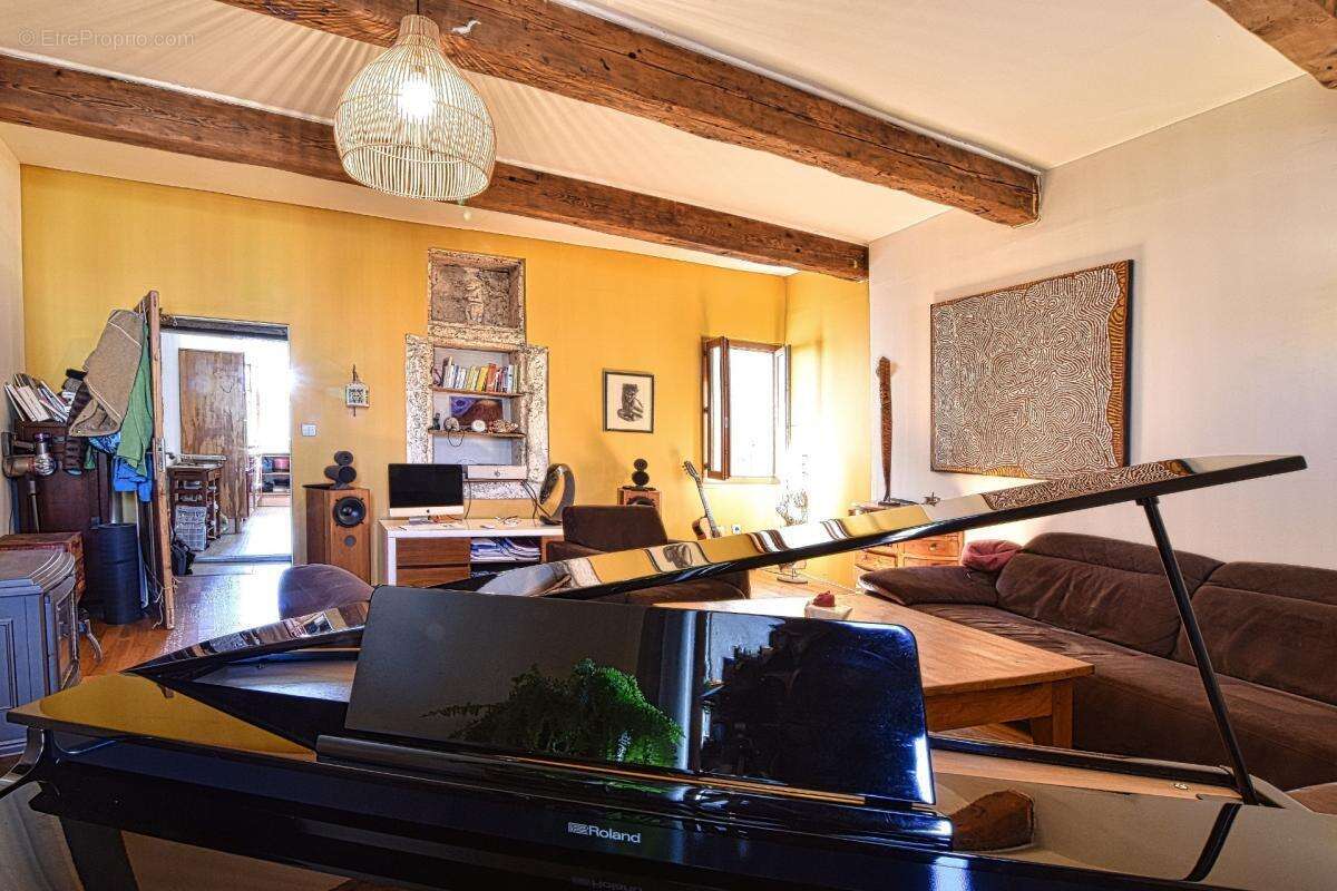 Maison de village au cœur de Lavérune  Charme, espace et multiples possibilités - photo 2