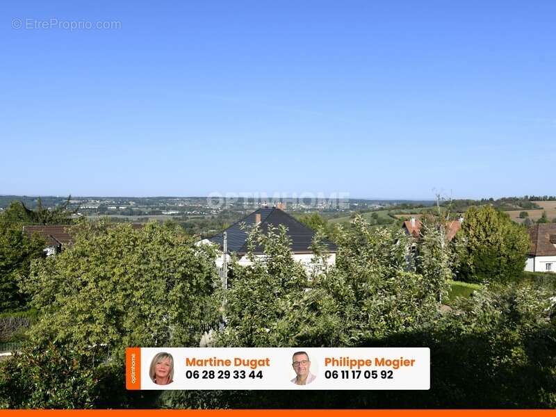 Maison à CREUZIER-LE-VIEUX