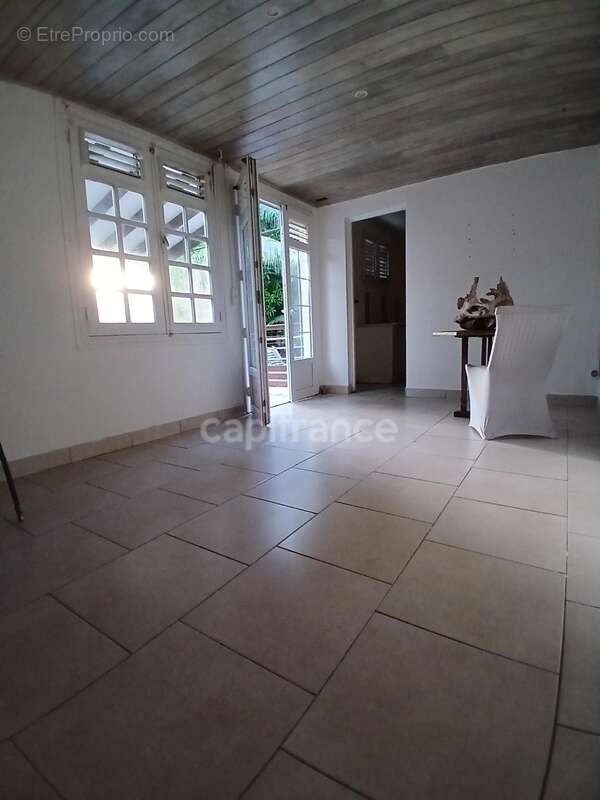 Maison à RIVIERE-PILOTE