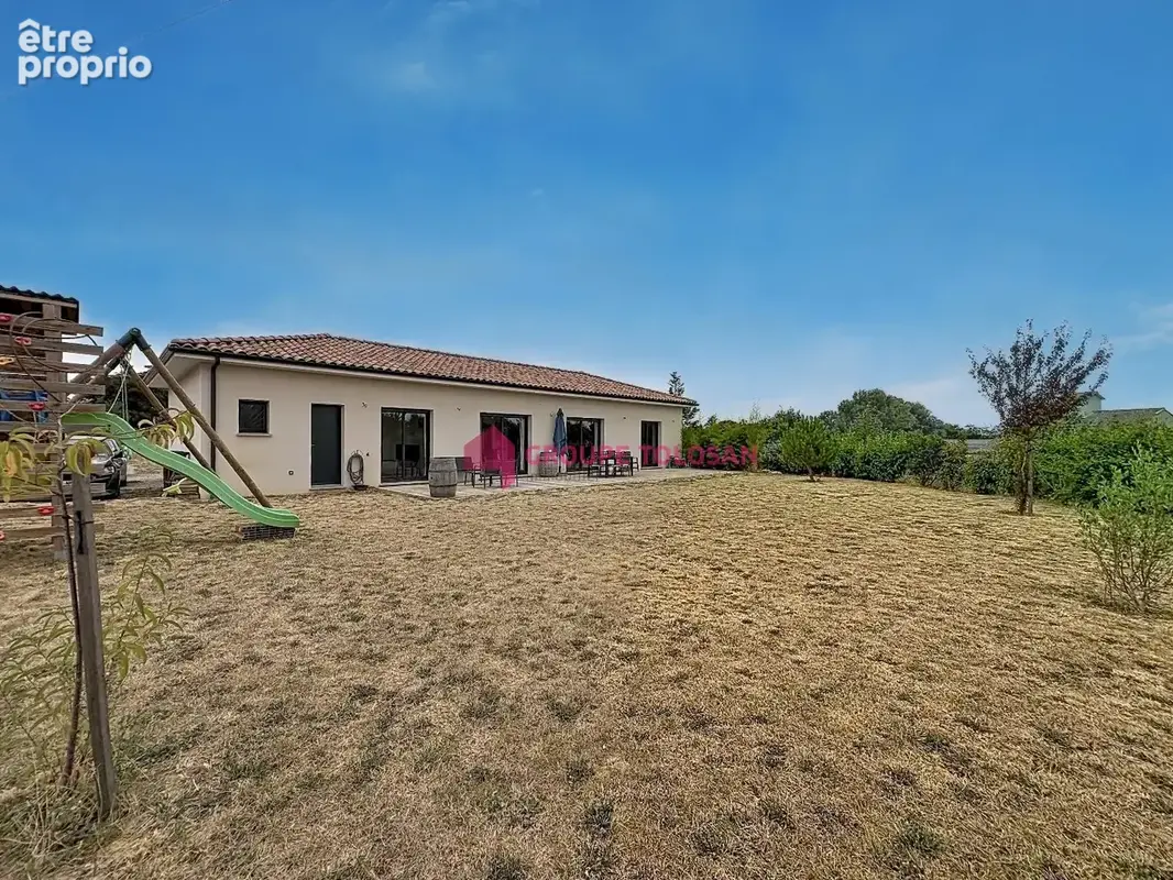 Photo Maison à Bourg-Saint-Bernard au prix de 300 000€