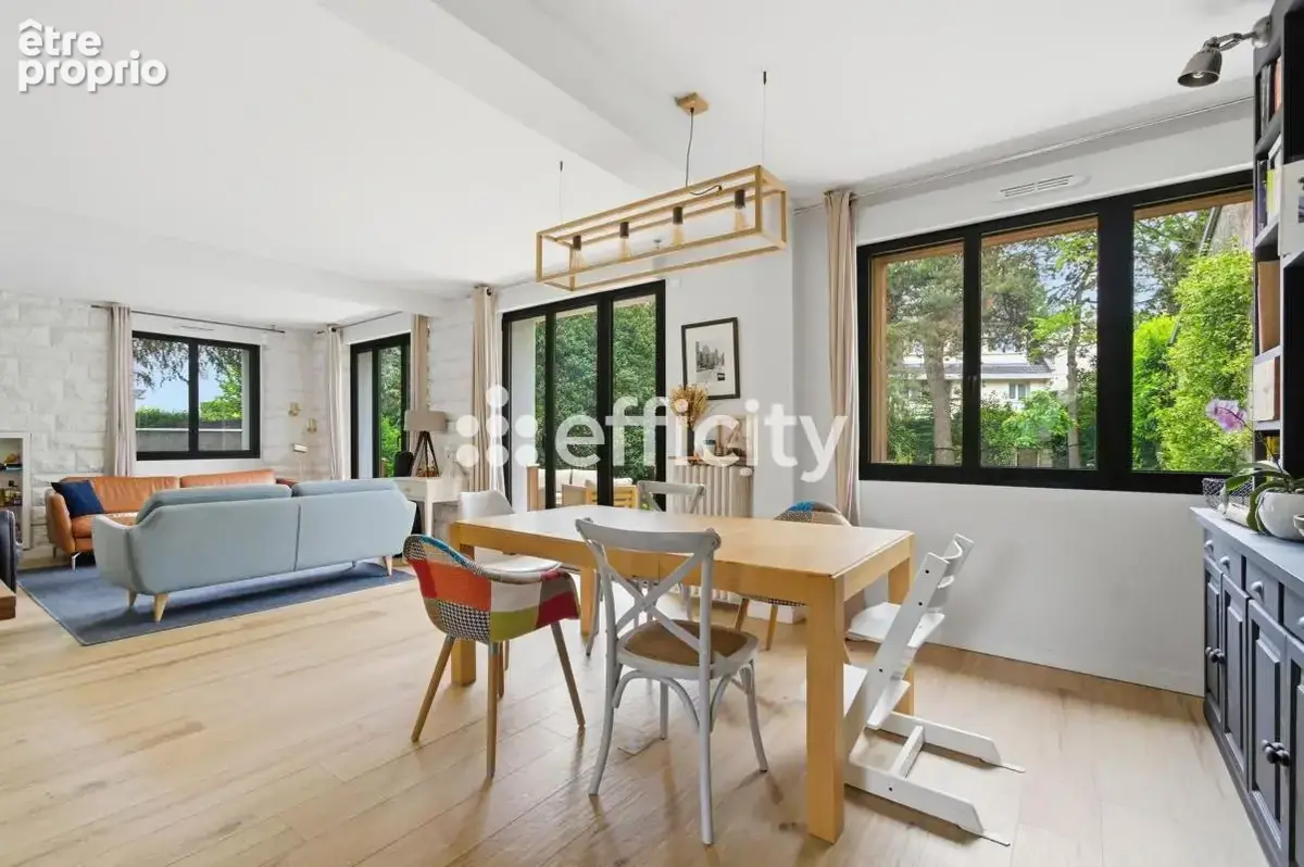 Maison 151 m² à La Celle-Saint-Cloud  - photo 2