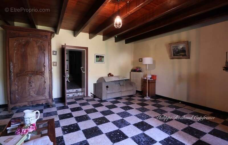 Maison à LA CHAPELLE-THEMER