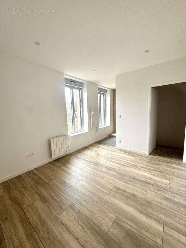 Appartement à SEREZIN-DU-RHONE