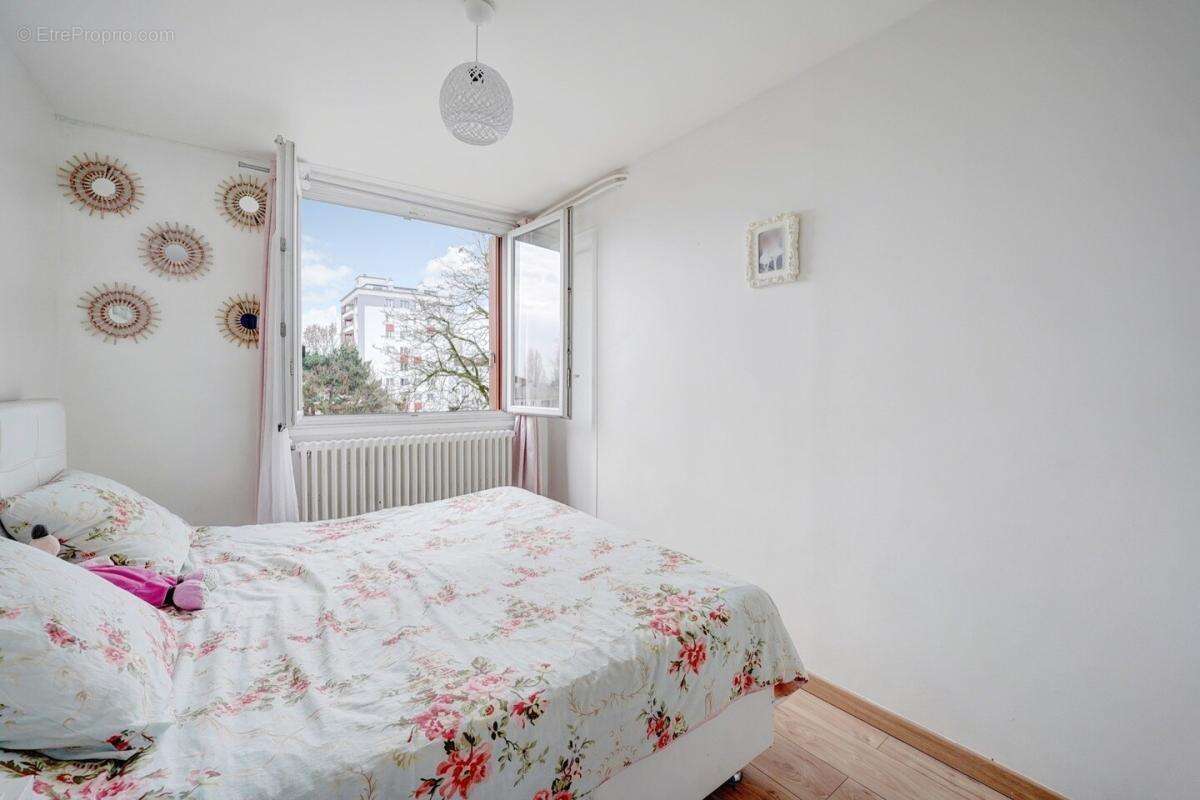 Montreuil Morillon Montreau - 4 pièces 68m² en dernier étage - photo 13
