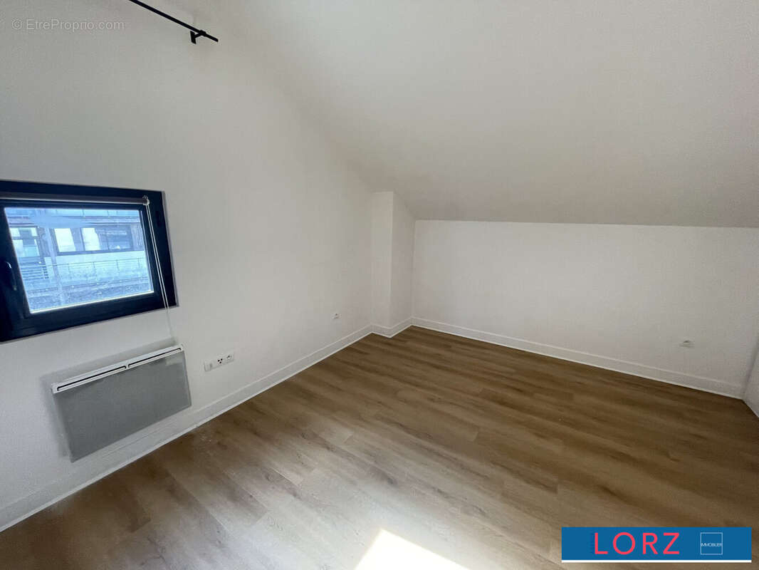 CHAMBRE - Appartement à BOURGES