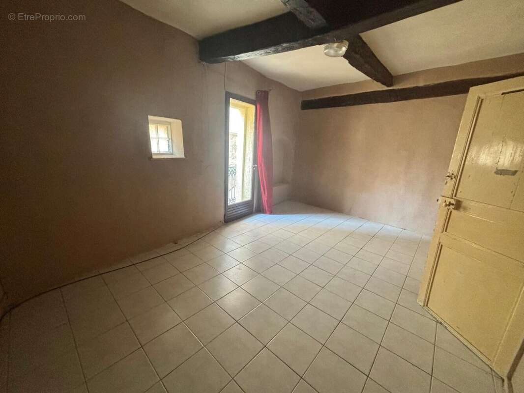 Béziers centre-ville  maison de ville t3 à rénover  64 m² - photo 5