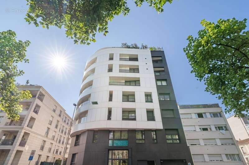 Appartement à ISSY-LES-MOULINEAUX