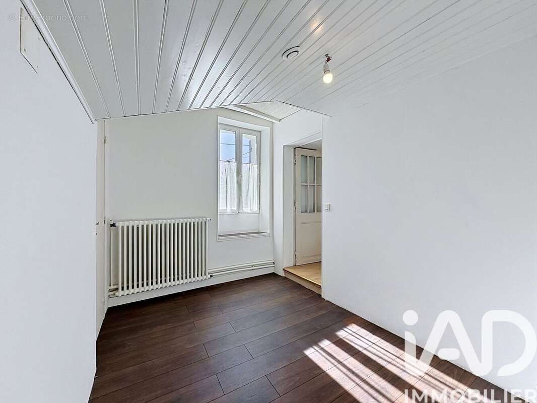 Maison 204 m² à Neuillac  - photo 7