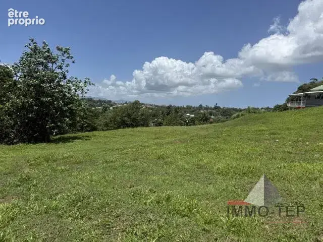 Terrain à BAIE-MAHAULT