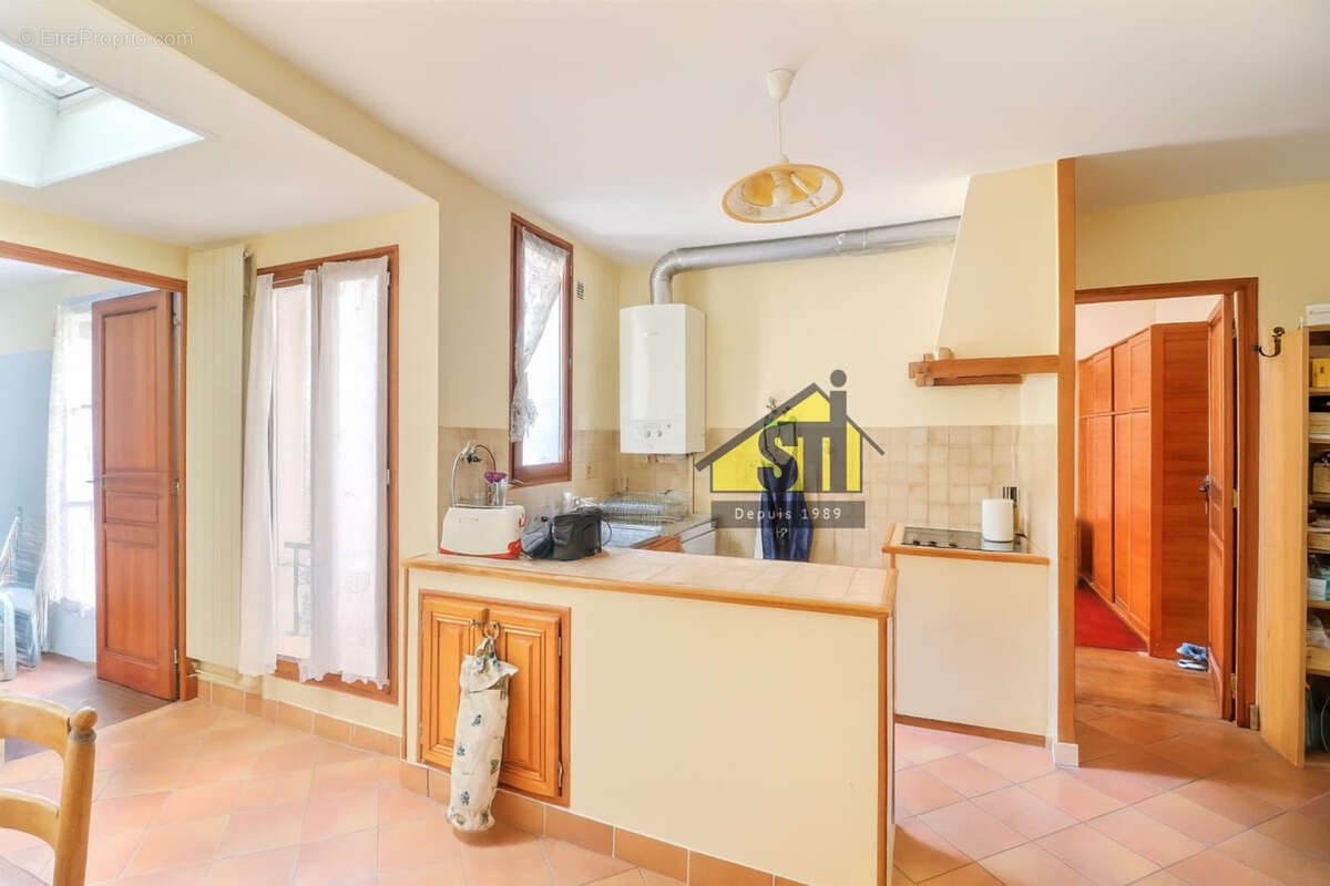 Appartement à PARIS-14E