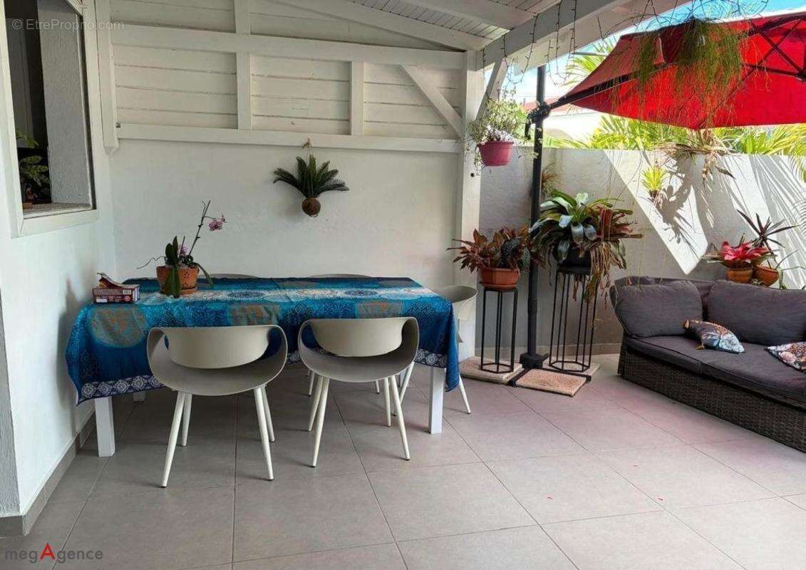 Maison à BAIE-MAHAULT