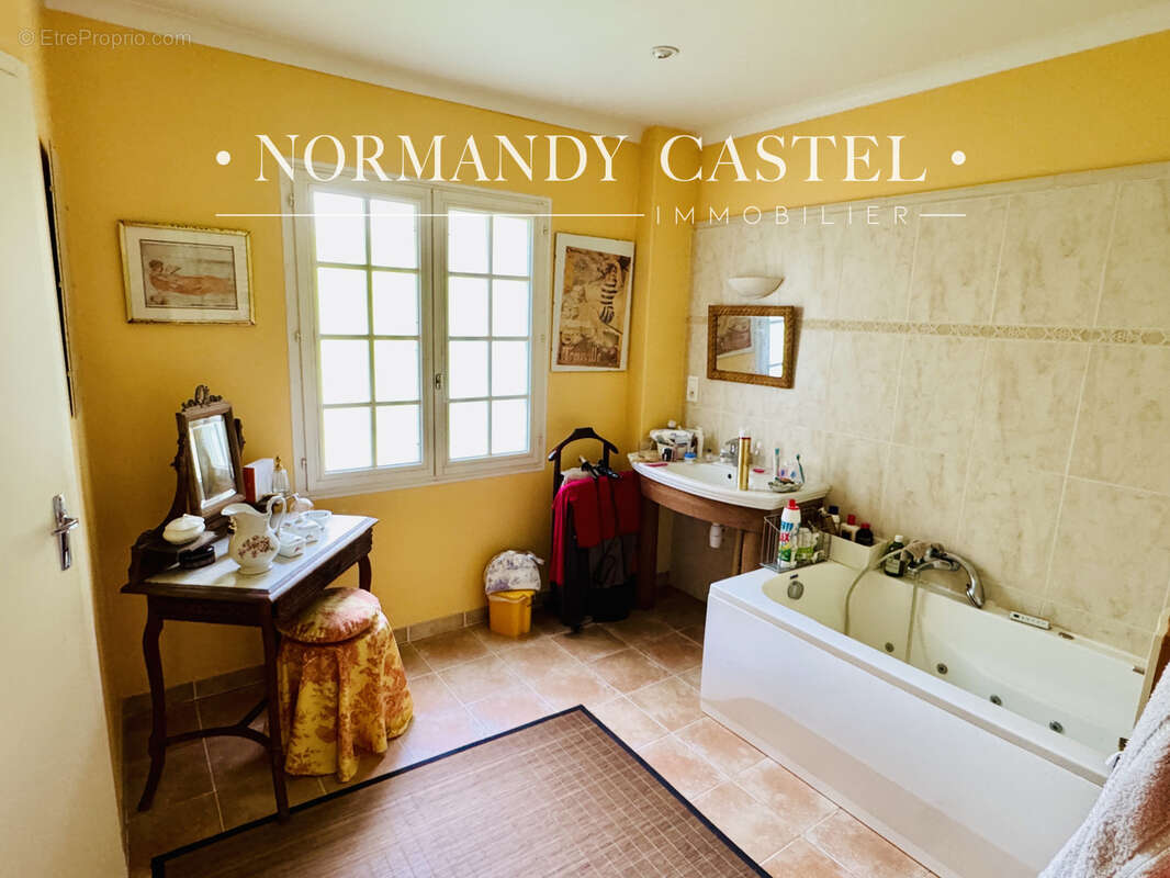 Maison à TROUVILLE-SUR-MER