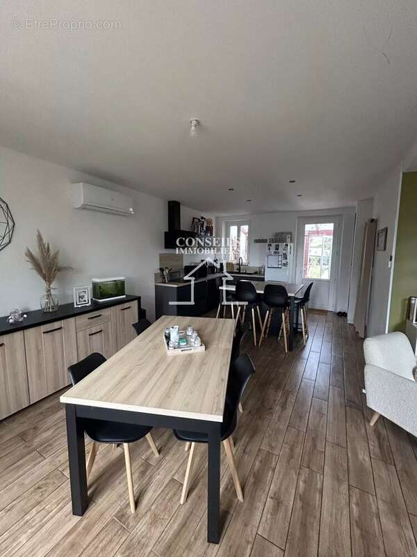 Maison à VILLENEUVE-SUR-YONNE