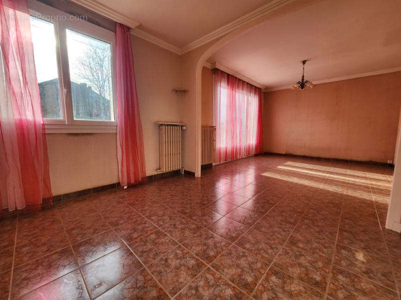 Maison à CHATEAUNEUF-EN-THYMERAIS