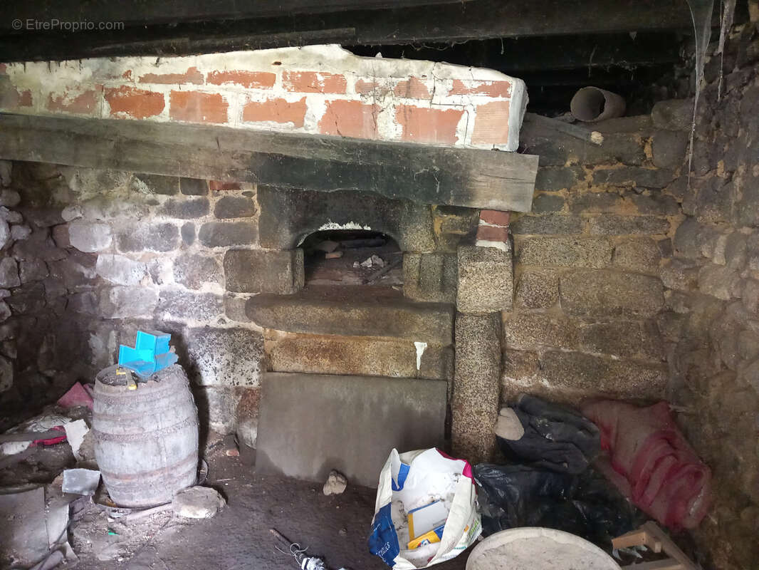 Maison à CHATELUS-LE-MARCHEIX